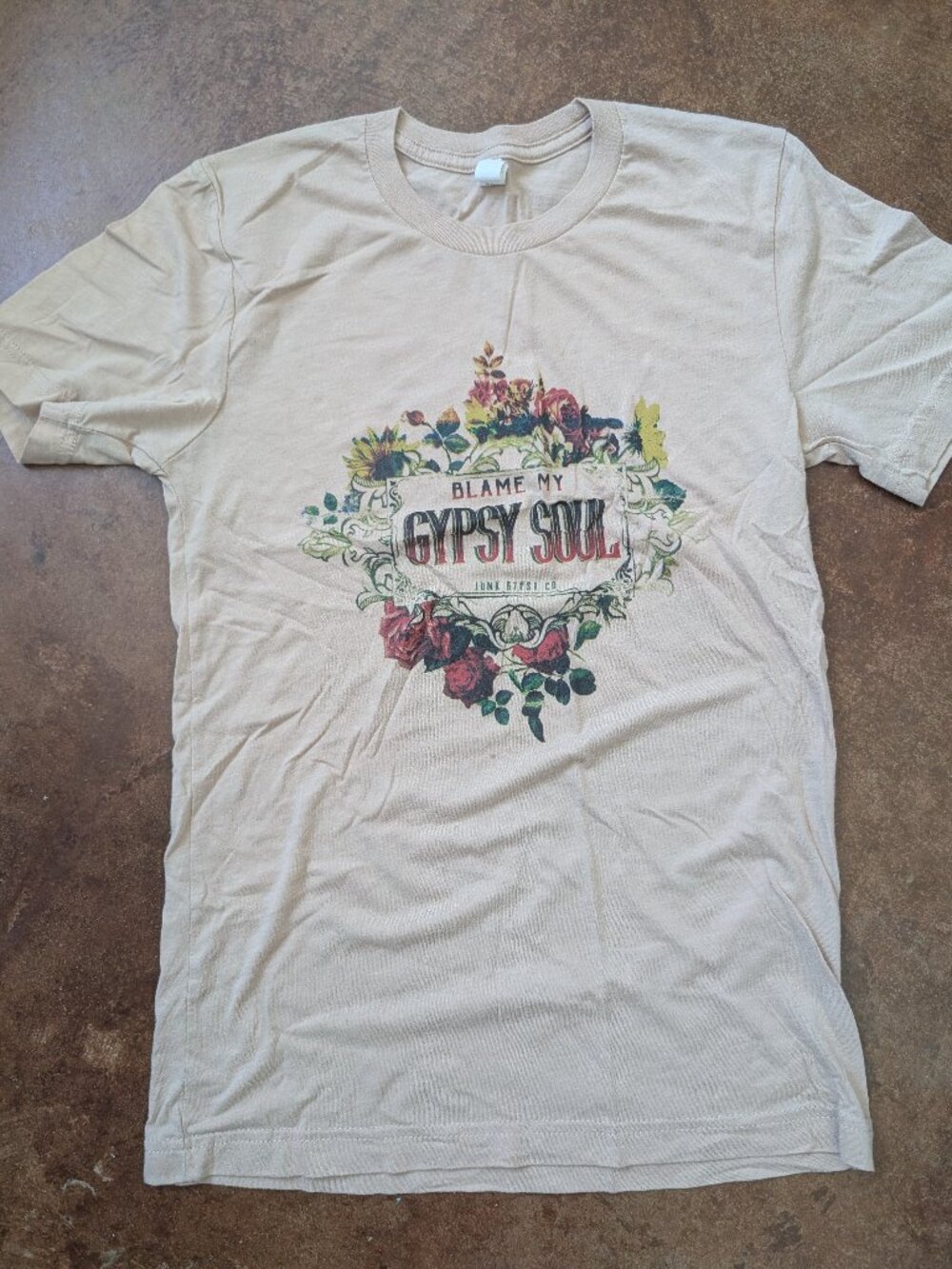 Junk gypsy t shirt size small